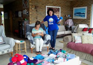 Vlytige vingers aan die brei